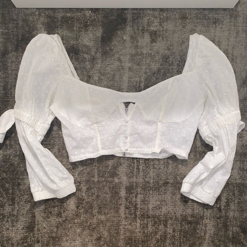 White long sleeve crop top